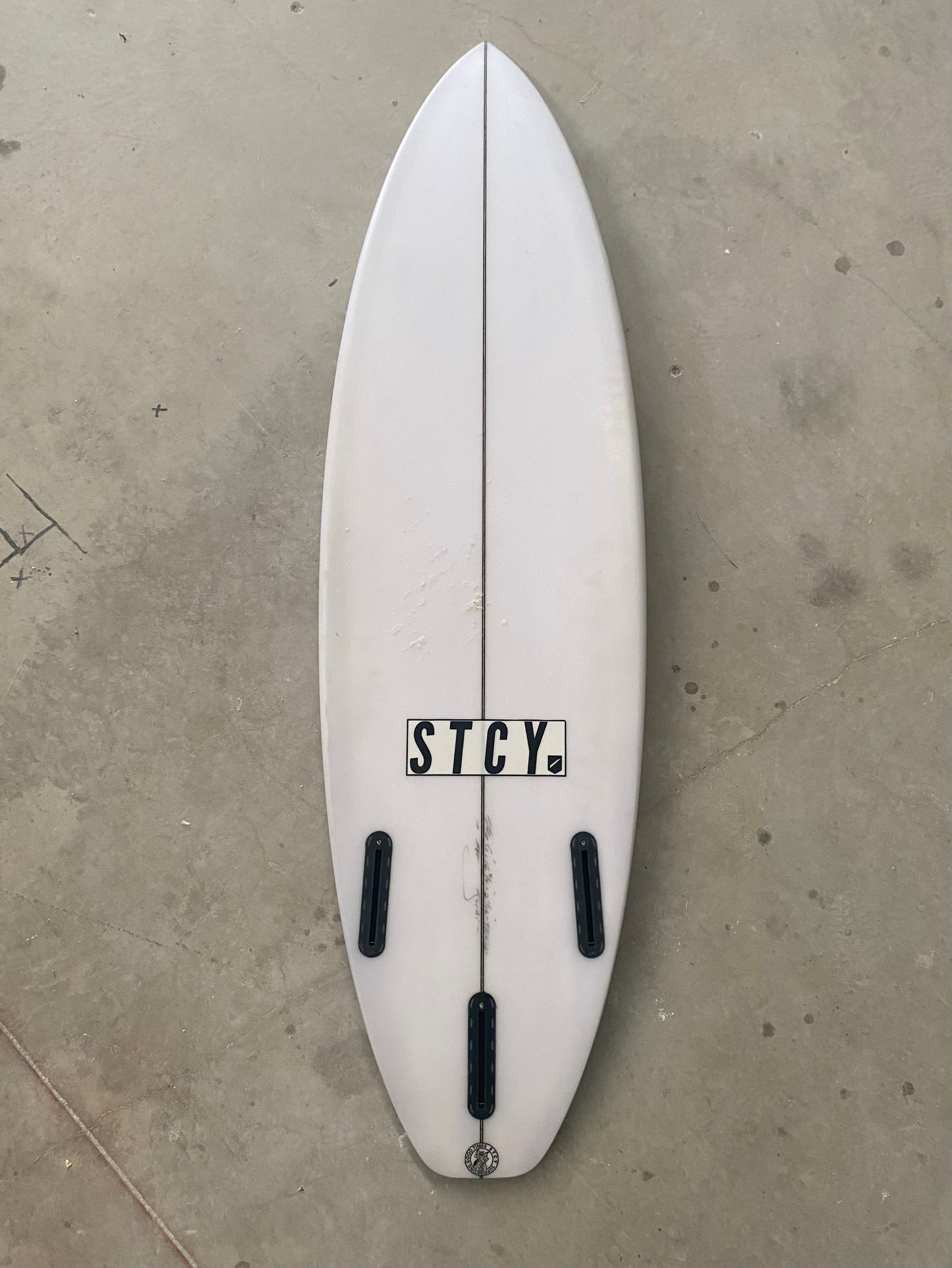 LONE WOLF GROM 5'1 X 16 1/16 X 2 1/16- 21L - Futures (882854)